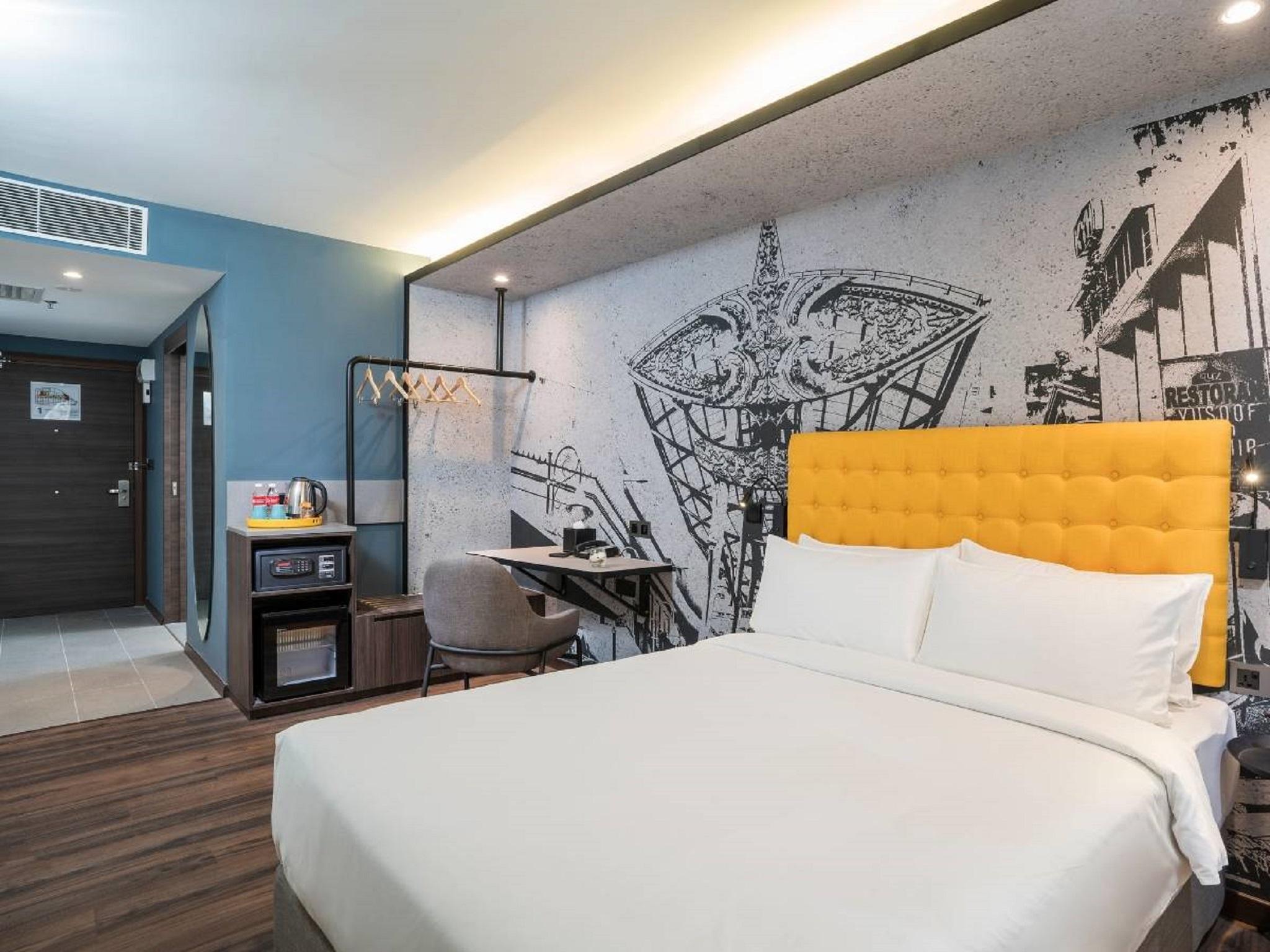 Travelodge Chinatown 4*