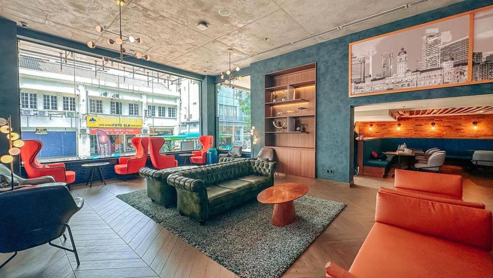 Travelodge Chinatown Hotel 4*