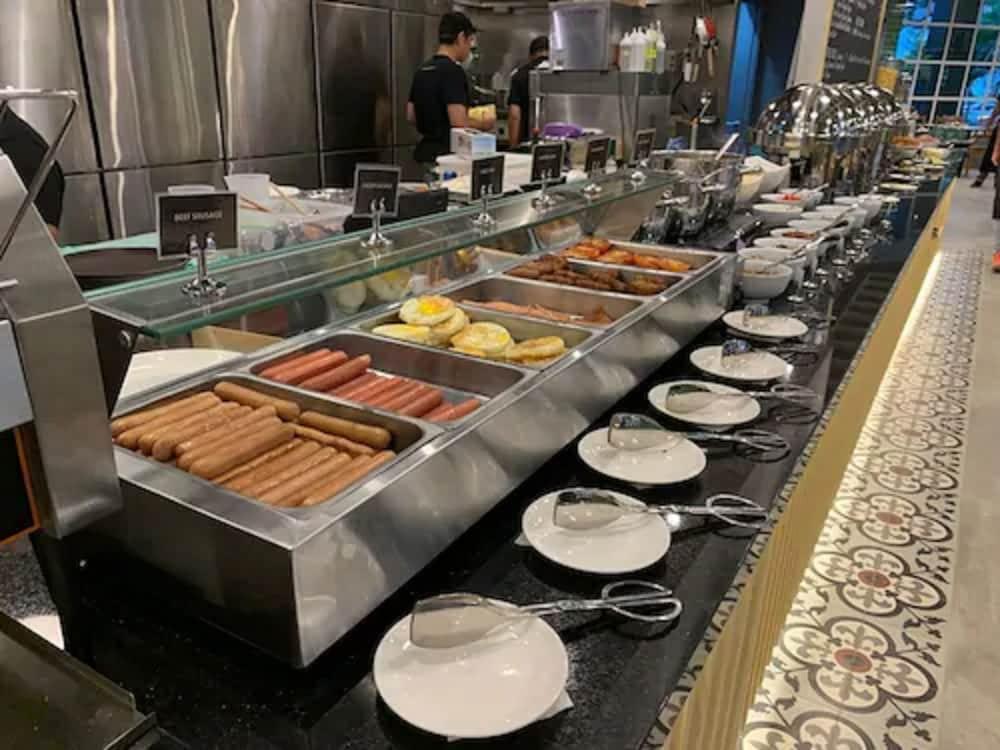 Travelodge Chinatown Hotel 4*