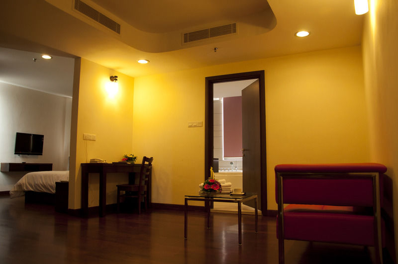Hotel Travelodge Chinatown 4*